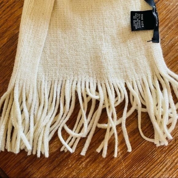 Cejon White Knit Scarf with Metallic Gold to add a little bling 72 in L x 9 in W - Picture 3 of 7